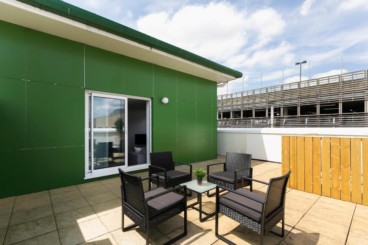Skyvillion - 4 Bed Luxury Apartment With Balcony & Parking Enfield Exterior foto